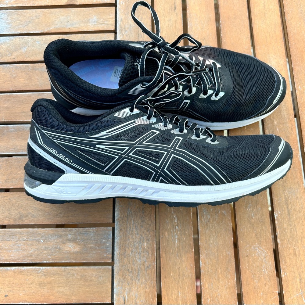 Asics Running Shoes - Picture 3 of 5